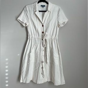 ModCloth button down white mini dress, real front pockets, cap sleeve, sized M